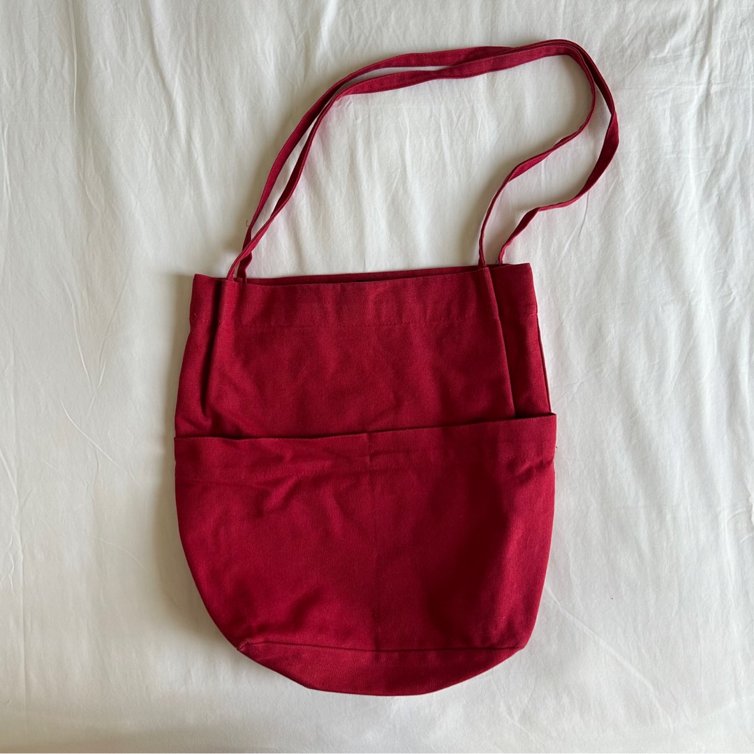 red canvas shoulder tote bag