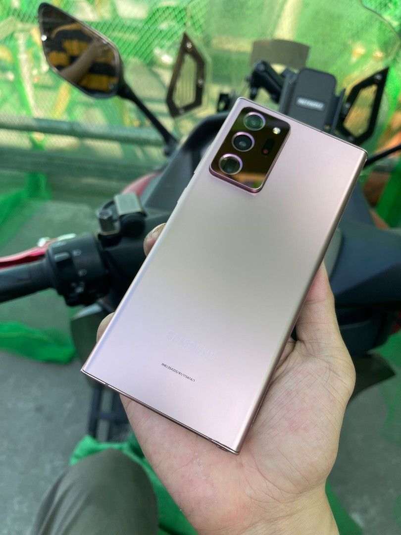 Samsung Note 20 (Category: Samsung) located in Quezon City. Submitted by mubrogadgets (Listing ID 1286077174, Image 2). Description: Samsung Note 20 ultra 5g no issue ₱ 20000 WE ACCEPT CASH ON DELIVERY VIA LBC IN ALL PART OF PHILLIPINES AND LALAMOVE FOR IN METRO MANILA 5g data connection flagship phone 256gb/12gb ram 100%working air action Dynamic AMOLED 2X, 120Hz, HDR10+ Exynos 990 (7 nm+ Camera siper linaw 50x zoom in *108 MP, f/1.8, 26mm (wide