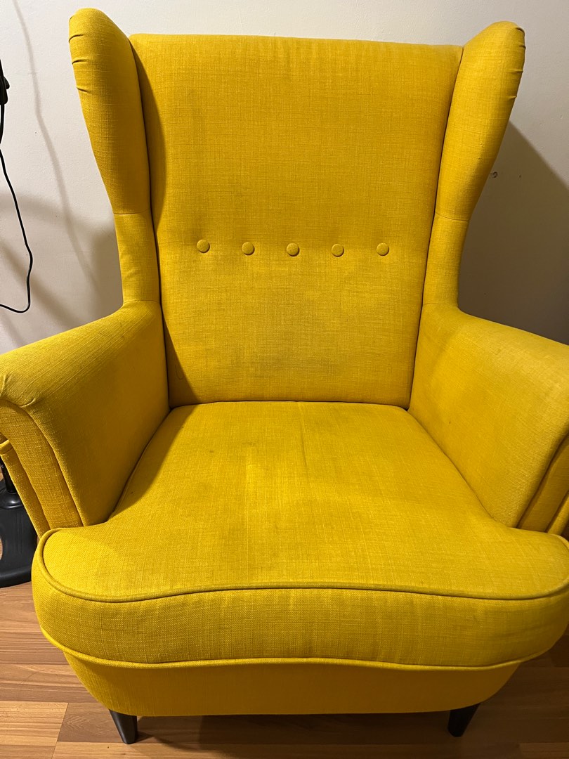 Yellow strandmon 2025