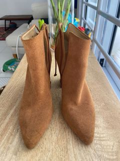 Stuart weitzman online pyramid bootie