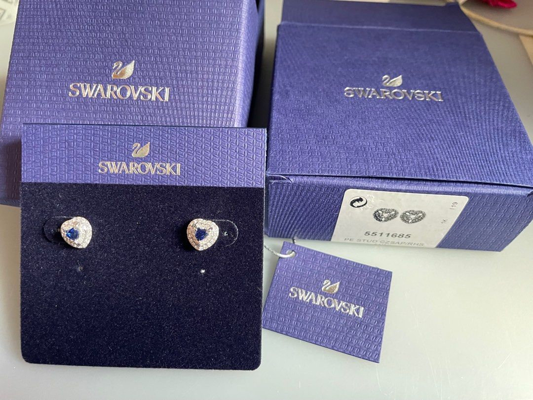 Swarovski Earrings 施華洛耳環, 名牌, 飾物及配件- Carousell