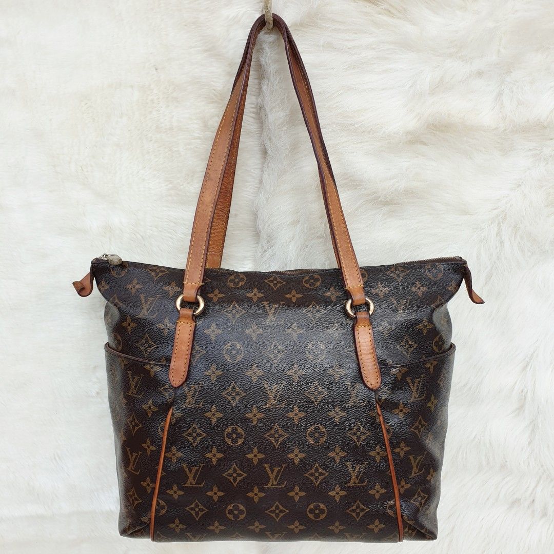 Tote bag sales wanita branded