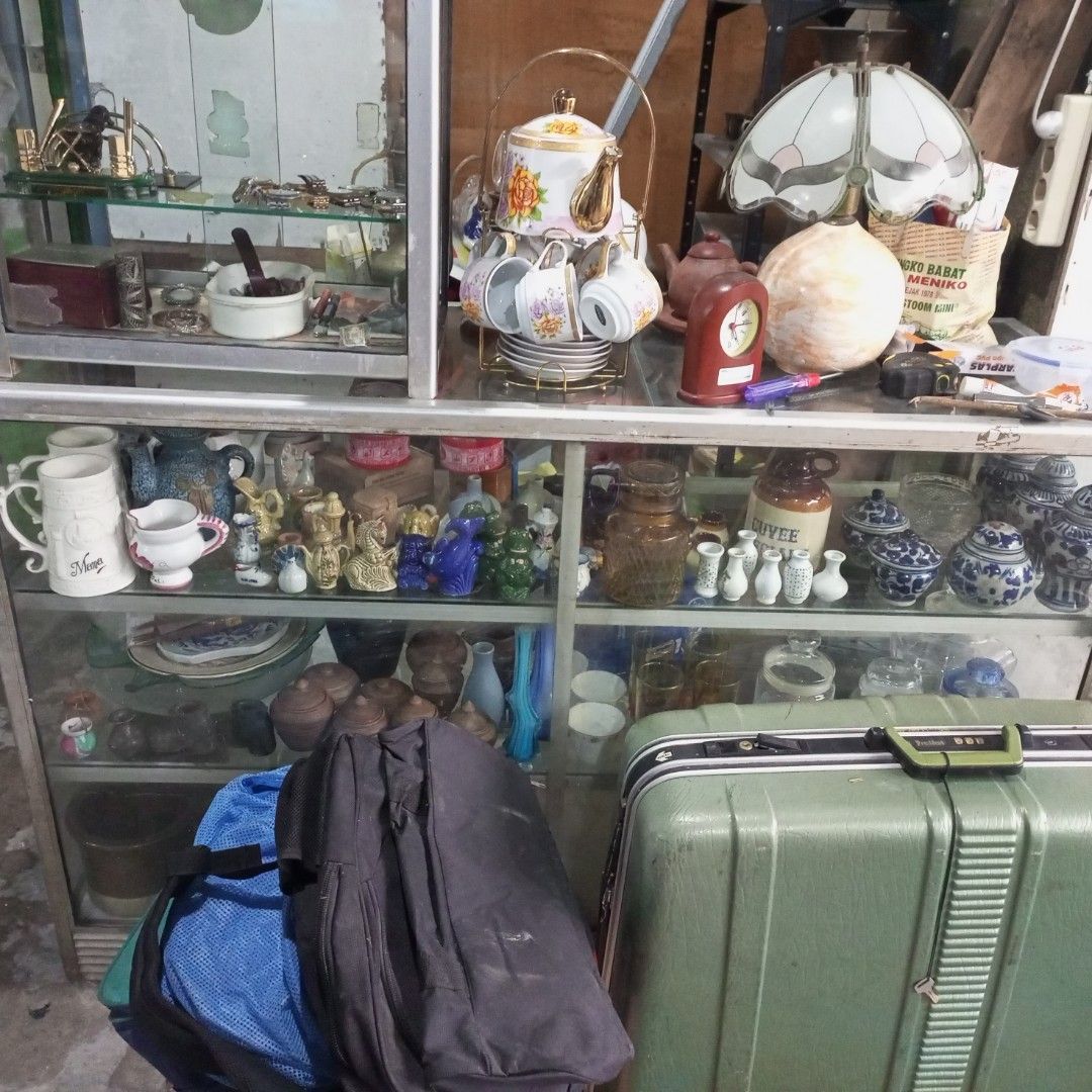 Toko Jual Beli Barang Bekas/Second, Baru, Antik, Jadul, dan Lama Daerah