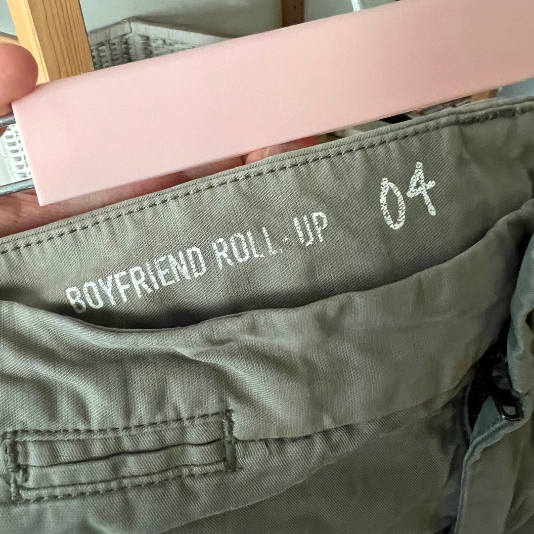 Unisex Khakis by Gap Boyfriend Roll up