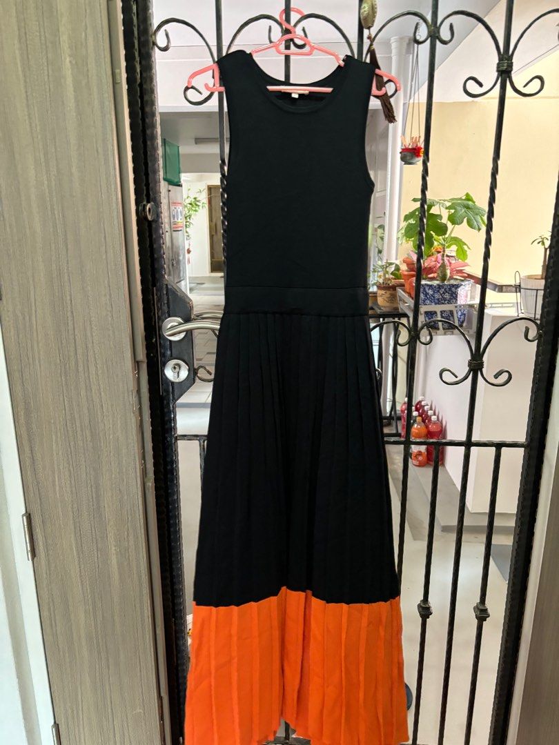 Warehouse colour block clearance pleated dress