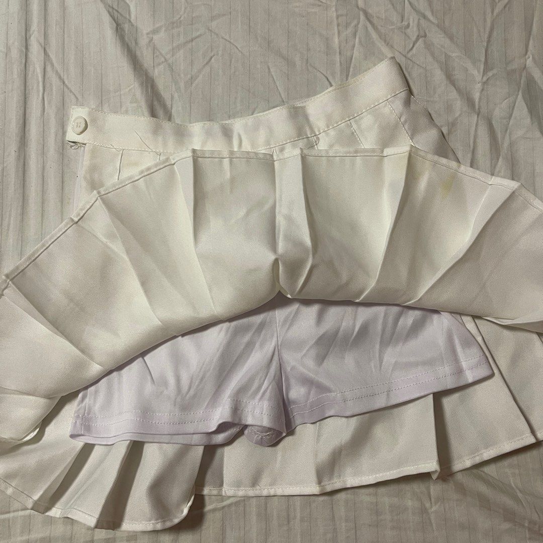 White Tennis Skirt (Category: Skirts) located in Quezon City. Submitted by biscoffmatcha (Listing ID 1286101177, Image 2). Description: - not my style anymore - has inner shorts! - fits xxs-xs tags: y2k vintage aesthetic coquette pinterest bella hadid zara shein h&m bershka mango uniqlo thrift ukay arawtheline velour hunvintage vintheline shopflorice lovedianna miu the label .