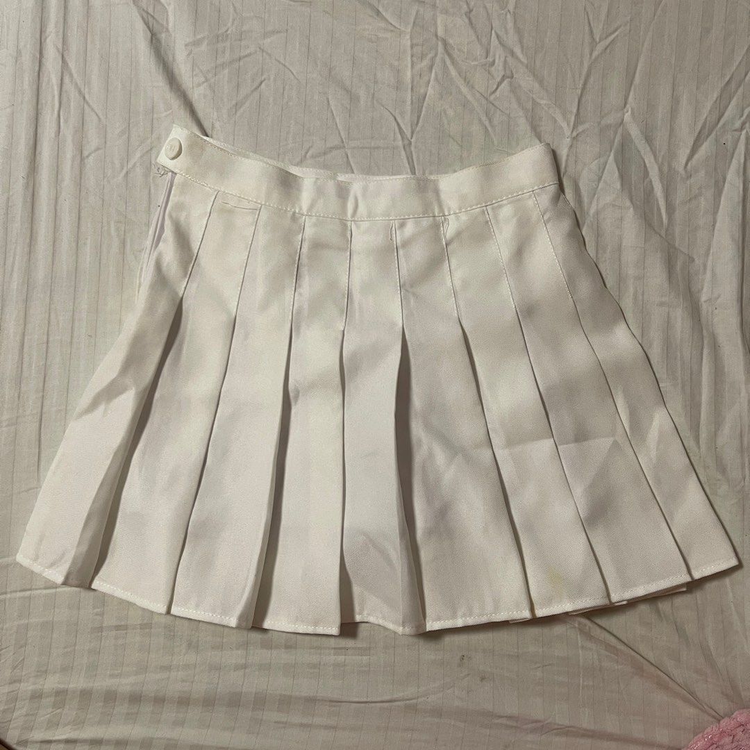 White Tennis Skirt (Category: Skirts) located in Quezon City. Submitted by biscoffmatcha (Listing ID 1286101177, Image 1). Description: - not my style anymore - has inner shorts! - fits xxs-xs tags: y2k vintage aesthetic coquette pinterest bella hadid zara shein h&m bershka mango uniqlo thrift ukay arawtheline velour hunvintage vintheline shopflorice lovedianna miu the label .