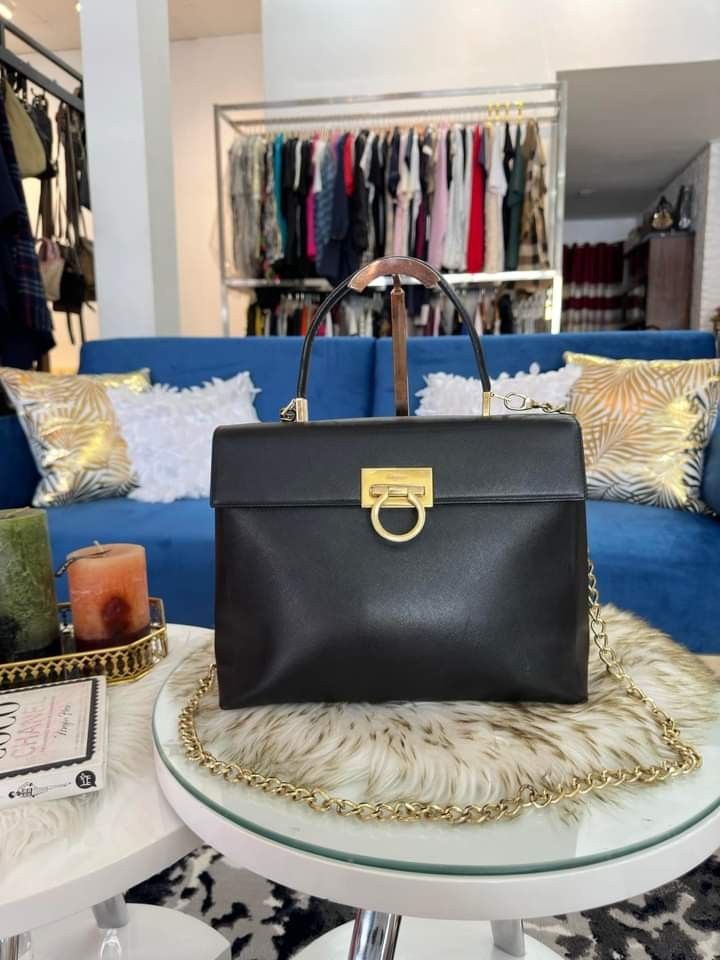 14 800 fix price plus sf Orig Salvatore Ferragamo top handle bag Medium size Genuine leather Rank Ab W replacement gold chain