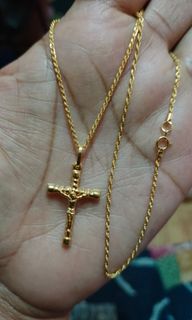 18k saudi gold used necklace wt b2back cross pendant.  2.1 grams set