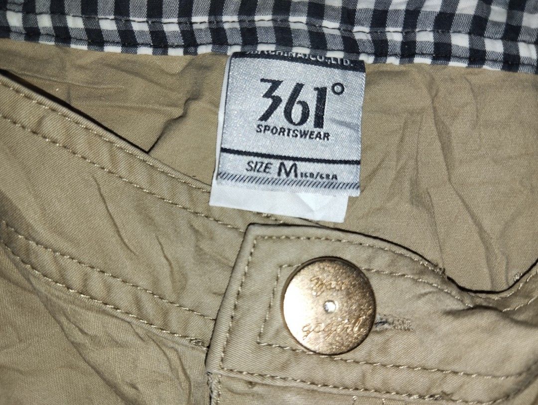 361 Sportswear Shorts (Category: Shorts) located in Quezon City. Submitted by debrojim (Listing ID 1286280143, Image 3). Description: 361 degrees purple gray Shorts 29" waistline medium in size 11" length. SF customer 's account. Lalamove, Grab, LBC slightly neg. No to Low ballers..