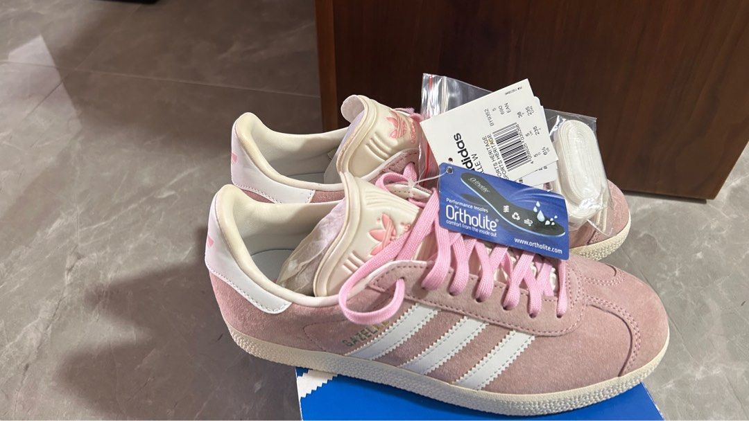 Adidas women's deals pink gazelle sneakers