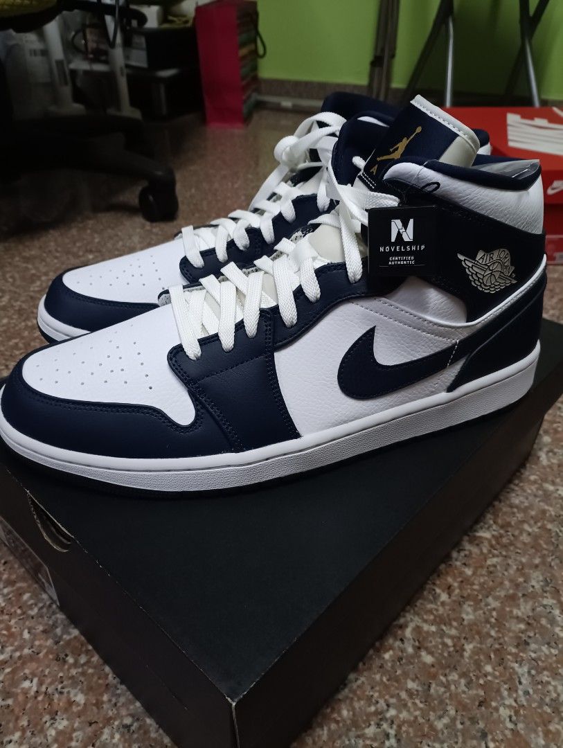 Air Jordan 1 Mid Obsidian