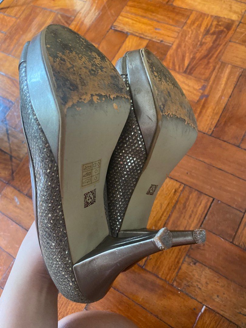 Anne Klein Heels (Category: Heels) located in Quezon City. Submitted by prelovedbybea (Listing ID 1286217076, Image 2). Description: 23.5 cm (size 7) 4 inch heels still in good condition! comes with a dif box.