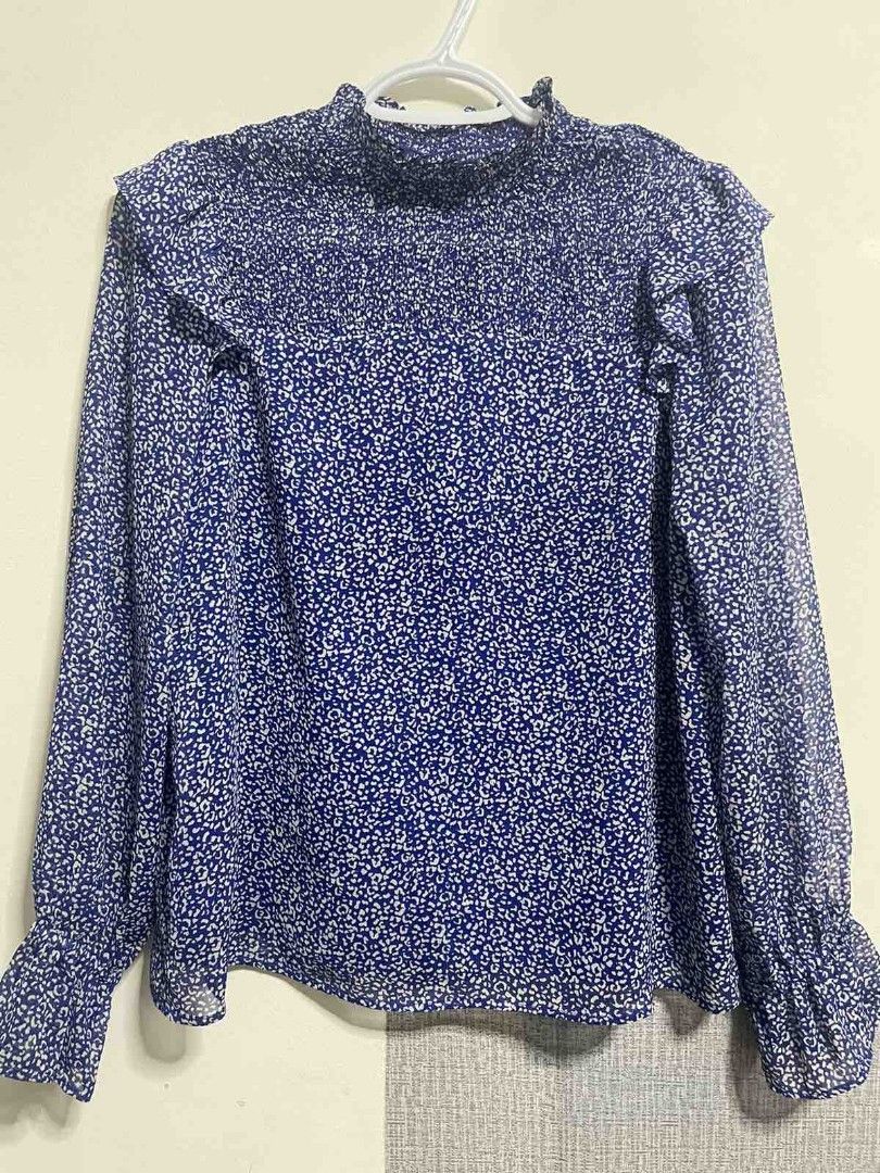 Banana Republic sz M (Category: Blouses) located in Butuan. Submitted by krishaun (Listing ID 1286332276, Image 1). Description: Banana Republic Sz medium Accepts Gcash Payment x uniqlo x zara x h&m.