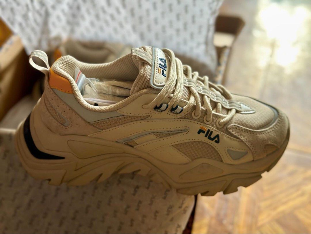 Fila tan sneakers sale