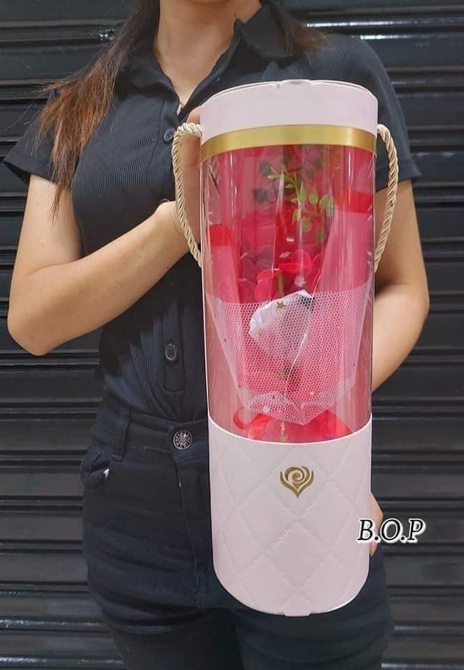 Box Bouquet with Light (Category: Flowers & Bouquets) located in Manila. Submitted by viashop02 (Listing ID 1286327424, Image 3). Description: Box Bouquet with Light.