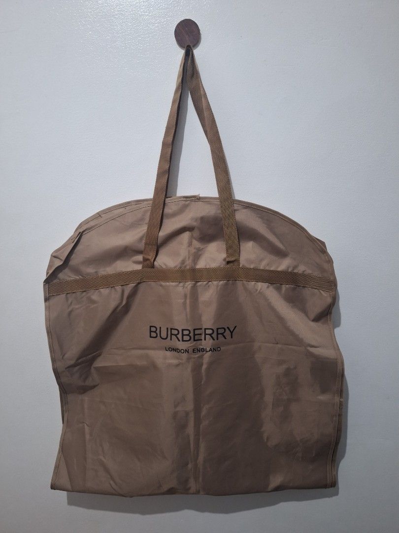 Burberry travel 2025 suit