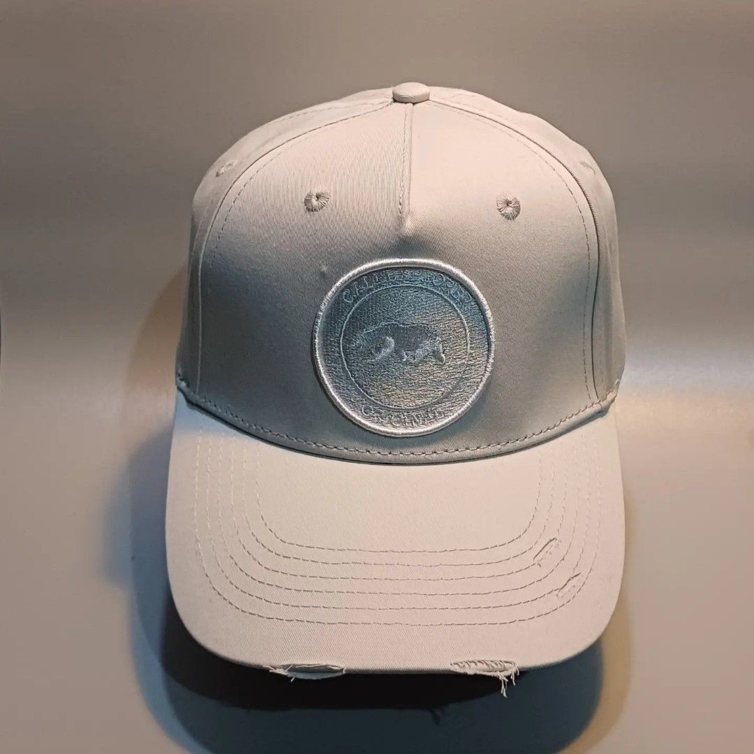 Cali V2 Ice White Explorer Cap (Category: Caps & Hats) located in Quezon City. Submitted by waps.store (Listing ID 1286310641, Image 2). Description: Cali V2 Ice White Explorer Cap Buckle Adjust Brand new! Php550 only! https://cali-clothing.co.uk/products/cali-black-explorer-cap DM for Inquiries! LALAMOVE GRAB J&T EXPRESS LBC Product color may slightly vary due to photographic lighting or screen settings DISCLAIMER: We are not associated or affil
