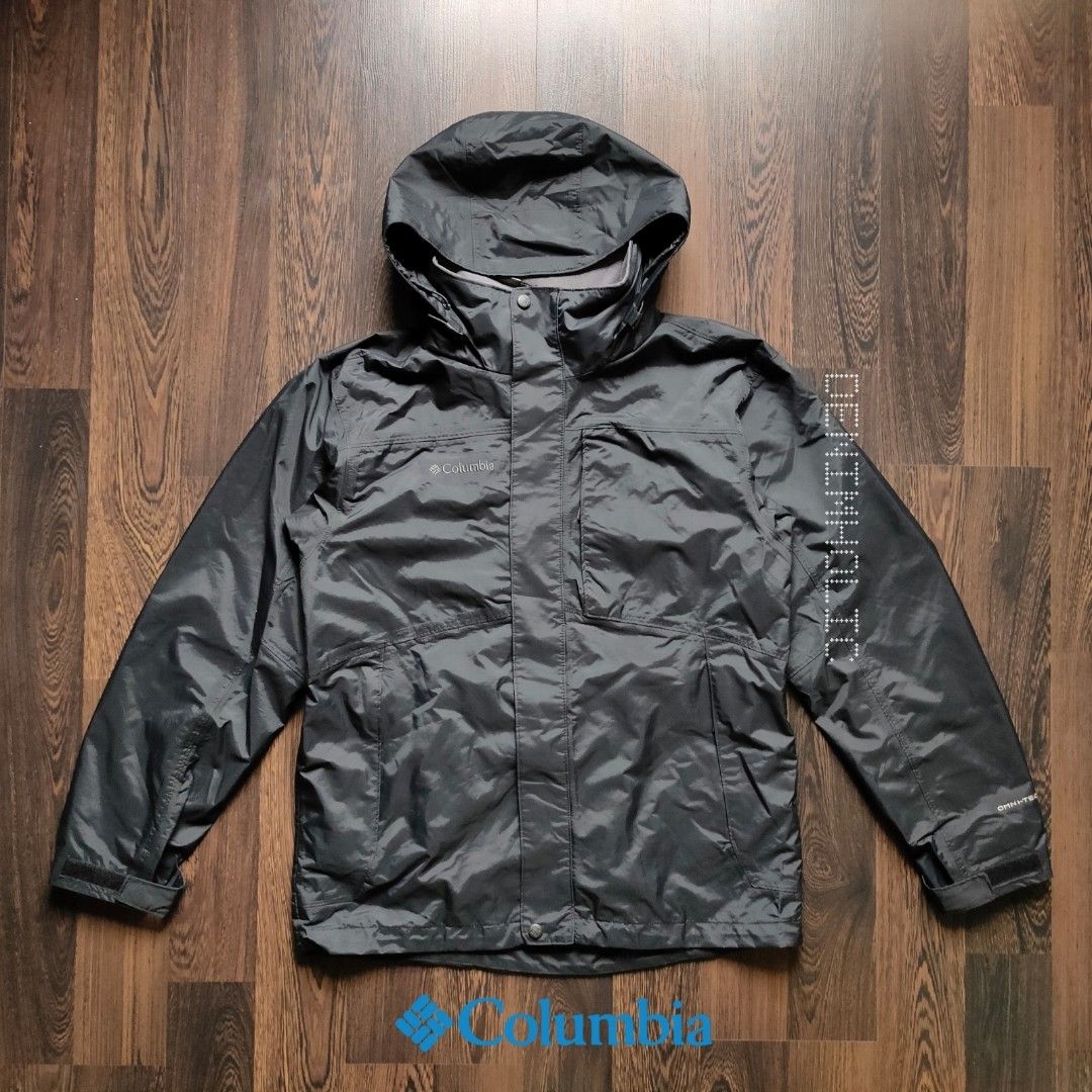 COLUMBIA OUTDOOR Men s Waterproof Omni Tech Jacket Men s Fashion Coats Jackets and Outerwear on Carousell