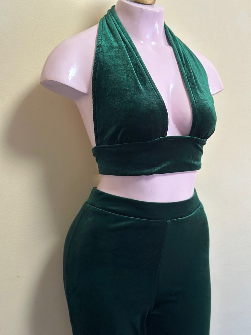 Emerald green velvet sexy coords (Category: Sets or Coordinates) located in Quezon City. Submitted by plines (Listing ID 1286242520, Image 3). Description: .