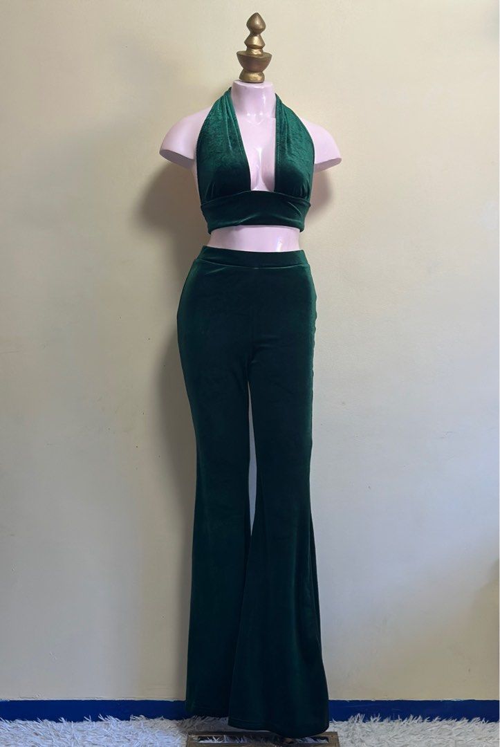 Emerald green velvet sexy coords (Category: Sets or Coordinates) located in Quezon City. Submitted by plines (Listing ID 1286242520, Image 2). Description: .