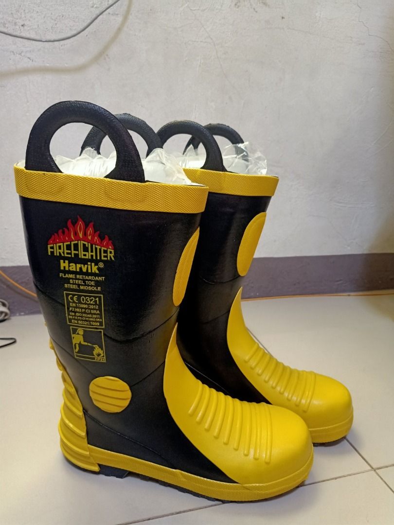 FIRE PROTECTION BOOTS (Category: Construction Tools & Equipment) located in Marikina City. Submitted by alice_cao (Listing ID 1286190385, Image 3). Description: Oil resistance Heat insulation performance Skid resistance Anti-smash performance: anti-static pressure Anti-insect agent Features: anti-electric shock, puncture resistance, flame retardant, heat insulation and radiation protection, cutting resistance, acid and alkali resistance For any i