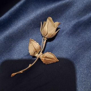 Flower brooch