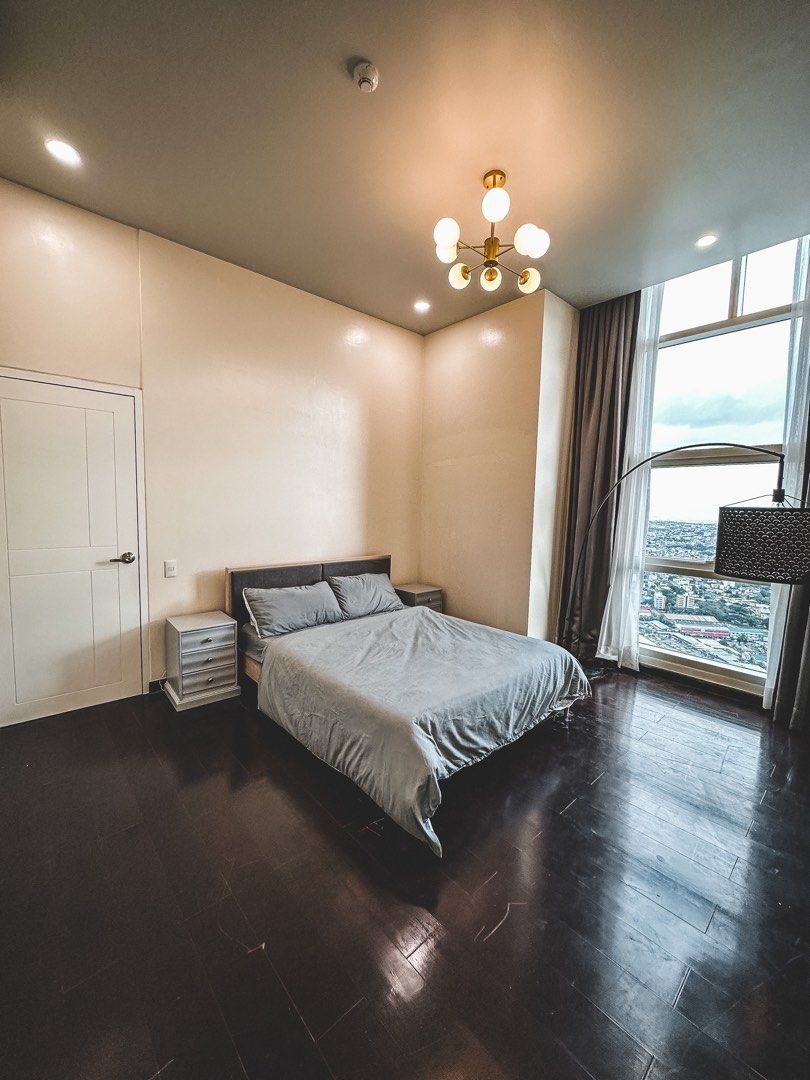 Picture of For Sale 80sqm 2BR Penthouse Condo w/ parking at Twin Oaks Mandaluyong ...