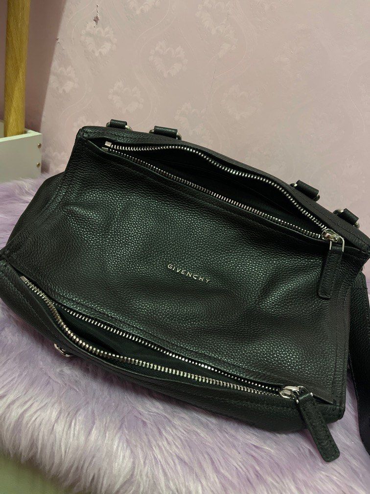 Givenchy pandora (Category: Luxury Bags & Wallets) located in Quezon City. Submitted by eads30 (Listing ID 1286285766, Image 1). Description: Good copy, used once for an hour .