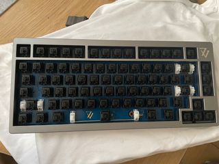 （分類：）位於 。 由 eyerack 提交（商品編號 1286206912，圖片 1）。簡介： 。