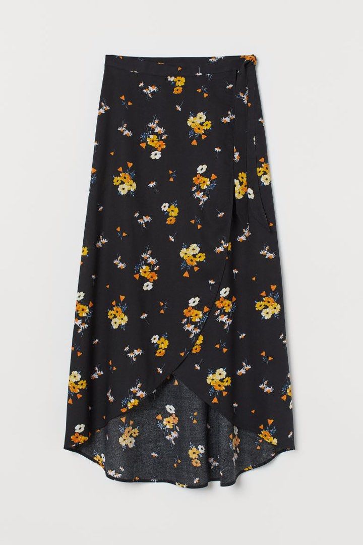 H&M - Wrap Top and Skirt Coordinates - US2 (Category: Sets or Coordinates) located in Manila. Submitted by offthenest (Listing ID 1286330463, Image 2). Description: Top: EUR S | UK S | CN 165/88A Bought for P899 Skirt: EUR 34 | UK 6 | CN 160/64A Bought for P799 • Fits XS to S • Used twice only • Super nice and flattering when worn • Sold as set MOP: BPI / BDO / GCASH / CEBUANA ONLY NO SWAPS #h&m #cropped #top #skirt #wrapskirt #divided #coords #c