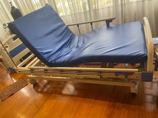 Hospital Bed 3 cranks