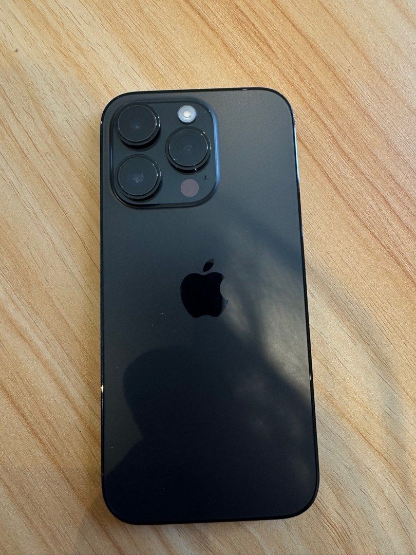 Iphone 14 Pro (Category: iPhone 14 Series) located in Makati City. Submitted by parateloriebeth0905-93067 (Listing ID 1285600210, Image 2). Description: Selling Iphone 14 pro 9months used. With screen protector, no scratches, no dents. Unli check With original box and receipt. With free new screen protector.