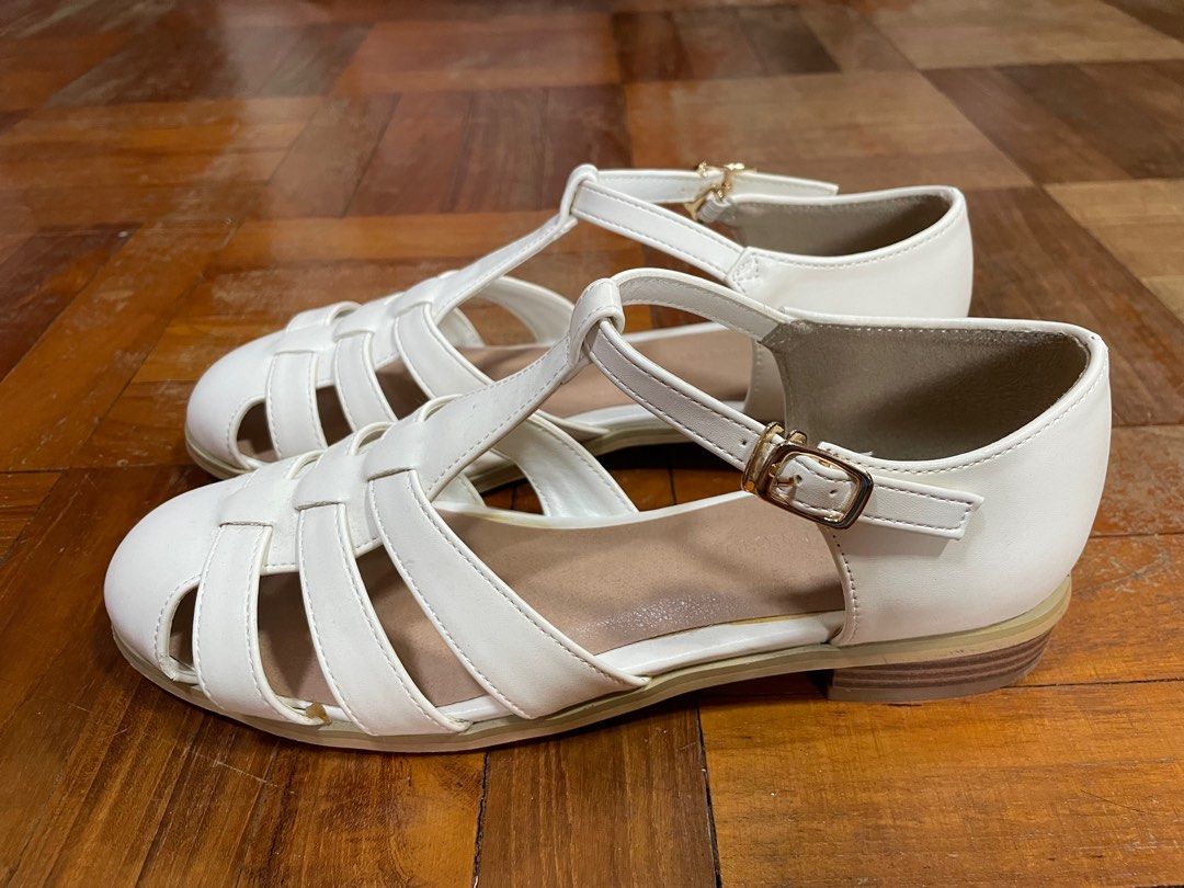 Japanese white sandals size M