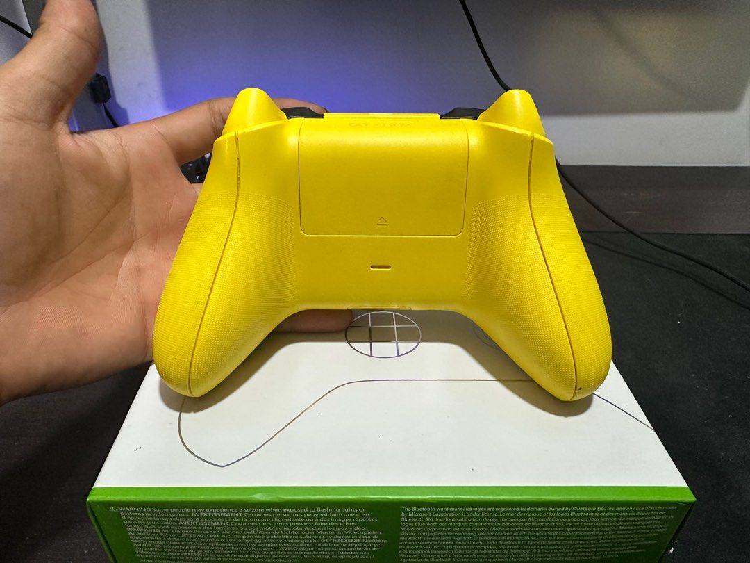 Pikachu xbox top one controller