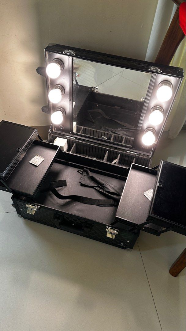 Make m-up trolley with lights (Category: Makeup) located in Davao. Submitted by marscprd (Listing ID 1286249613, Image 1). Description: No flaws, for personal use only, with 1 extra bulb. Rfs: not using it anymore.