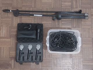 Microphone set bundle (Samson/Shure) with mic stand