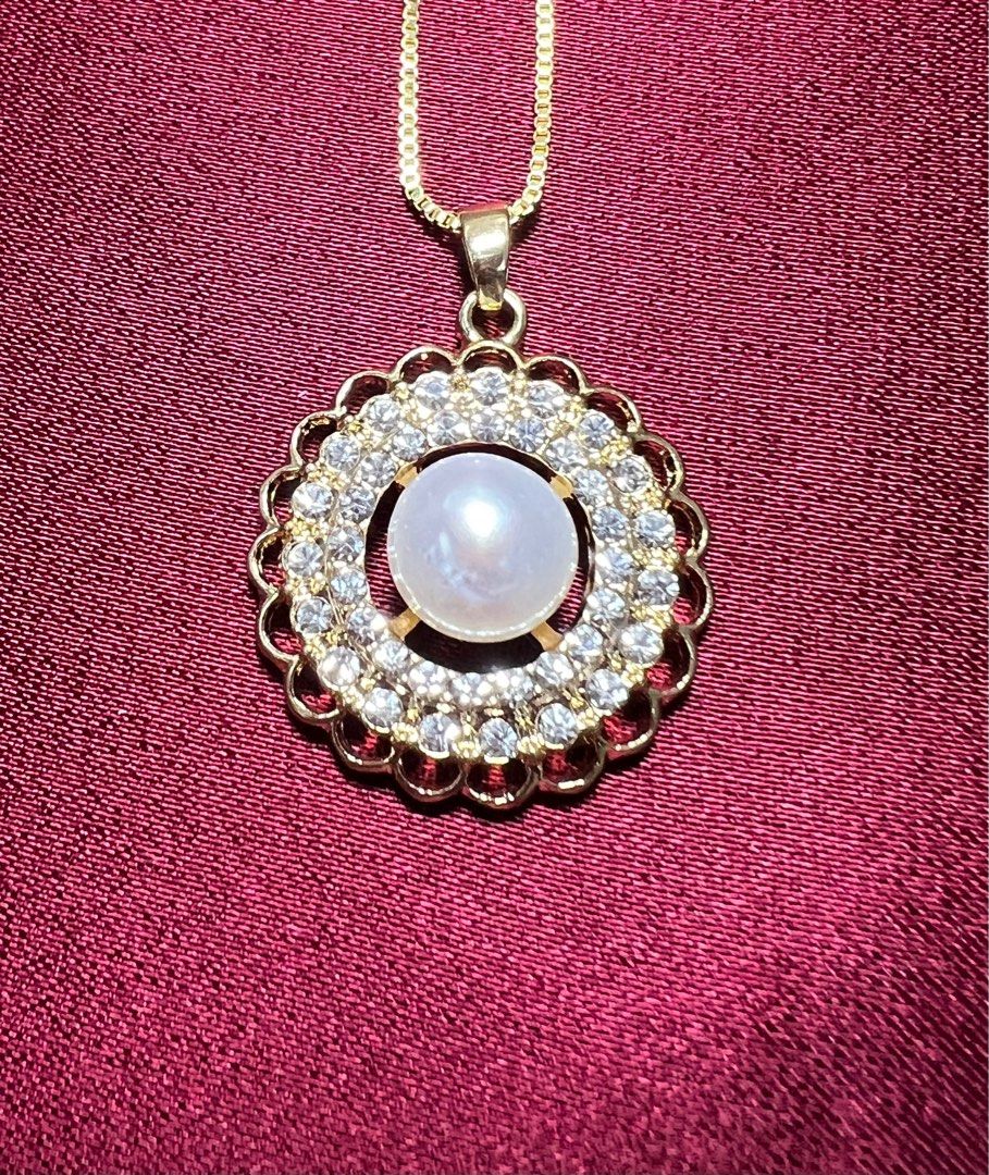 White gold necklace discount with pearl pendant
