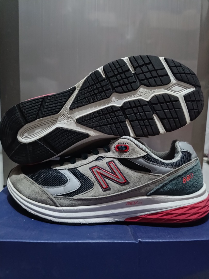 New Balance 880 abzorb 45 Fesyen Pria Sepatu Sneakers di Carousell