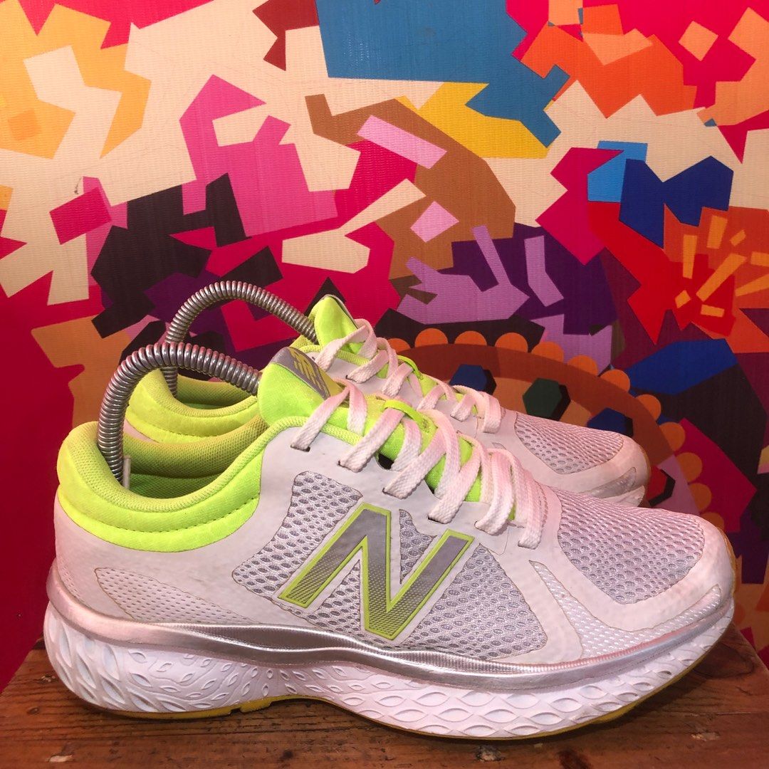 New Balance Running Shoes 710 V2 size 40 Fesyen Wanita Sepatu di