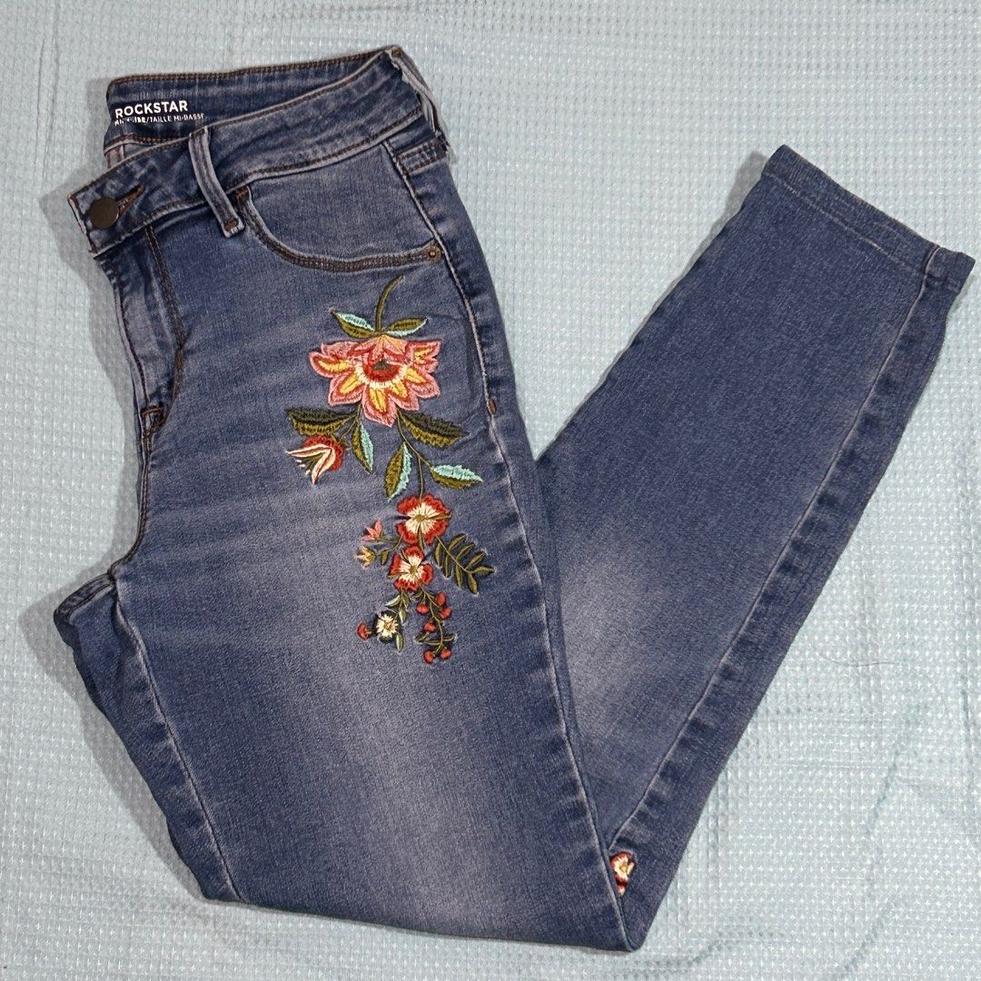 Old navy on sale embroidered jeans