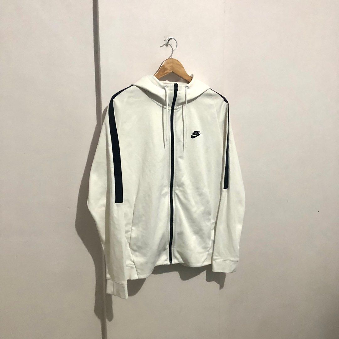 Nike tribute 2025 hooded jacket