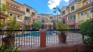 Pasadeña, 4BR with Maid's Room and Car Garage FOR LEASE in San Juan City