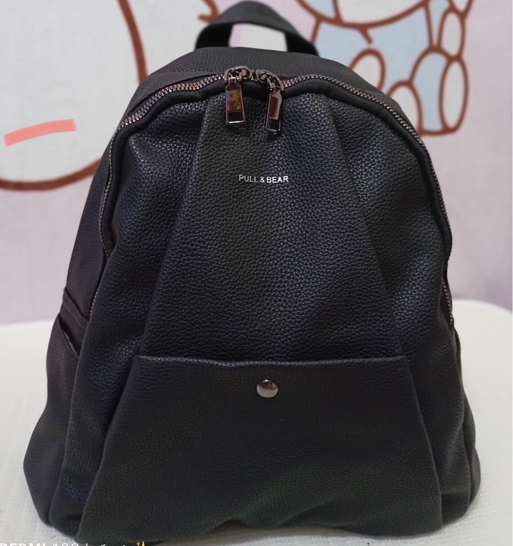 Pull and bear leather backpack 2025