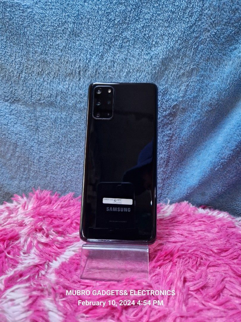 Samsung S20 plus (new unit/mall full-out unit) (Category: Samsung) located in Quezon City. Submitted by mubrogadgets (Listing ID 1286220061, Image 3). Description: SUPER SALE!!! 🔥SAMSUNG S20 PLUs❤️ for sale MALL FULL-OUT UNIT(Brand new) hindi pa nagagamit 99% smooth(no scratches or dents) 13500 pesos only no issue no amoled burn no history of repair or issue ➡️Super linaw ng both camera ➡️4500 mahh ➡️gameing phone ➡️Camera phone • 128GB | 8GB • 