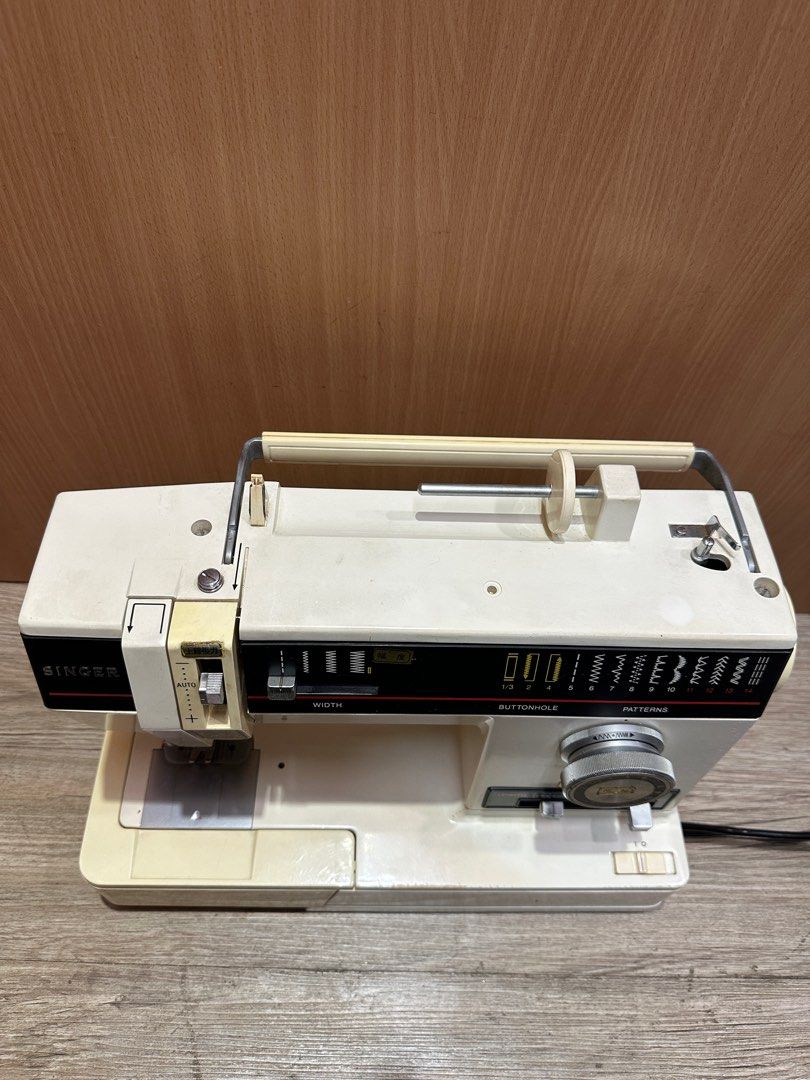 SINGER勝家6233型縫紉機 家庭用縫紉機 早期勝家SINGER裁縫機 勝家裁縫機 二手裁縫機, 電視及其他電器 , 其他家庭電器在旋轉拍賣