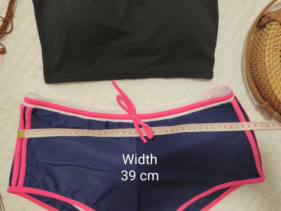 Swim shorts S-M size (Category: Shorts) located in Manila. Submitted by leideclutter (Listing ID 1286320812, Image 2). Description: Very nice and comfy swim shorts, I used it only once. S-M size in good condition. RFS: Decluttering Mode of payment gcash SF c/o buyer LBC cash on pick up 95 php or flash express door to door delivery 150 php.