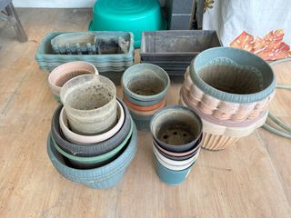 Used Assorted pots