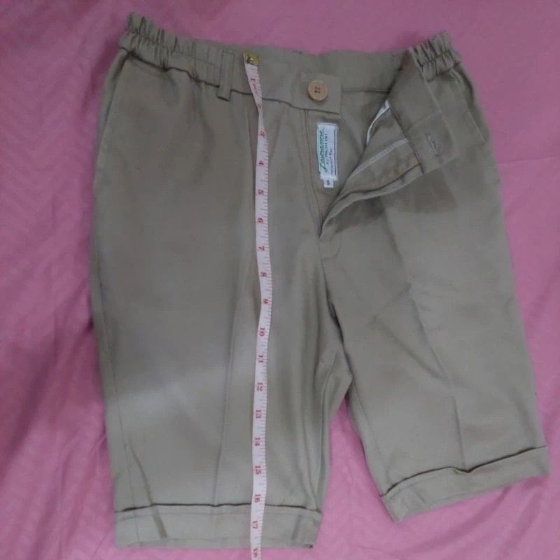 UST JHS Summer Uniform Shorts in size Small (Category: Shorts) located in Caloocan City. Submitted by tess0220 (Listing ID 1286305907, Image 3). Description: Like new condition Size small.