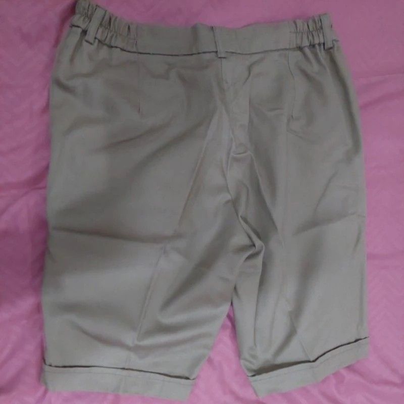 UST JHS Summer Uniform Shorts in size Small (Category: Shorts) located in Caloocan City. Submitted by tess0220 (Listing ID 1286305907, Image 2). Description: Like new condition Size small.